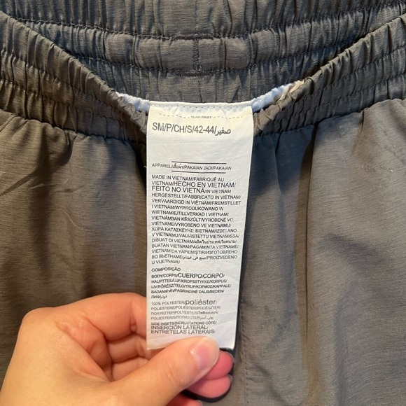 Womens under Armour greenbay packer shorts - Picture 3 of 4